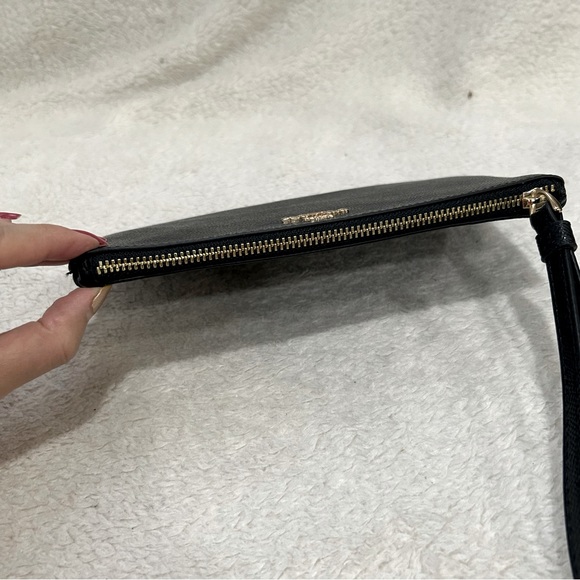 NWT Coach Retextured Leather Large Wristlet - Picture 5 of 6